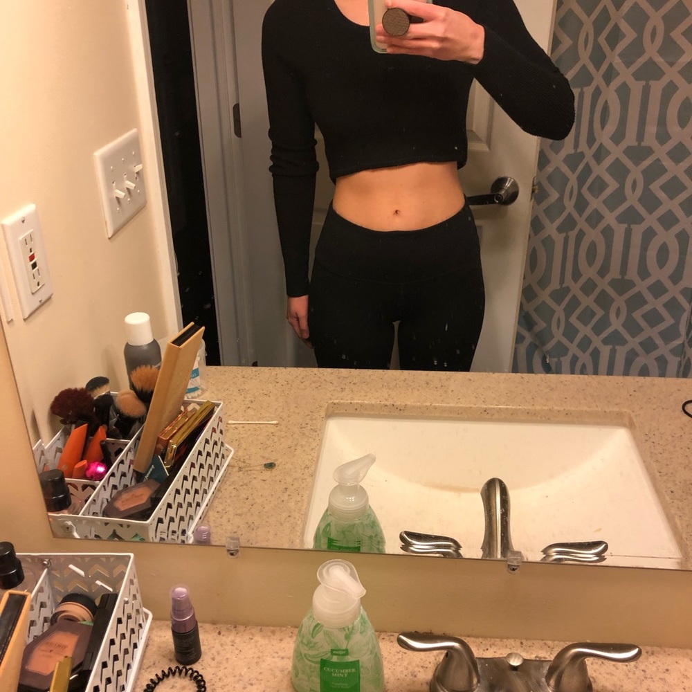 XS thick crop top. Black